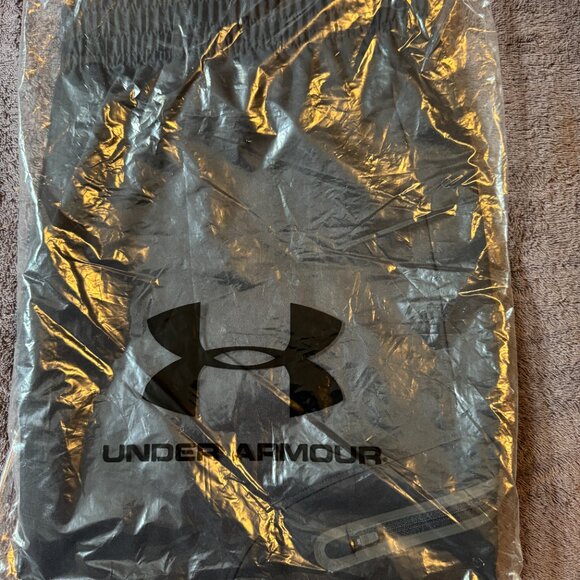 BNWT Under Armour Unstoppable Men's Cargo Pants, Black, XL - Picture 3 of 4